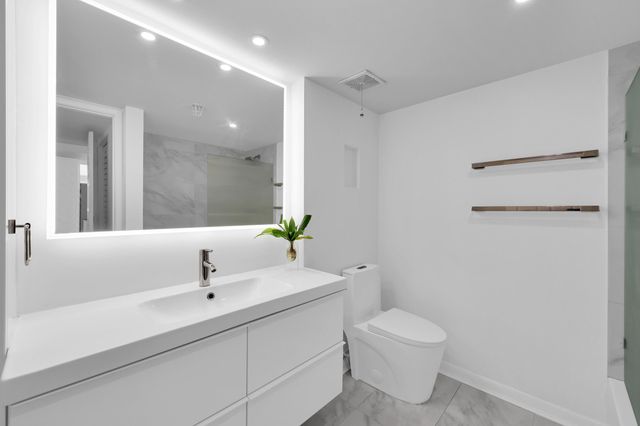 272 Village Boulevard Apt 7304, Tequesta, FL 33469