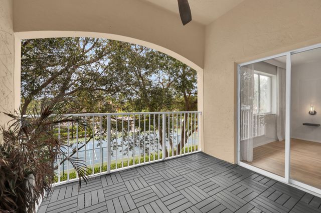272 Village Boulevard Apt 7304, Tequesta, FL 33469