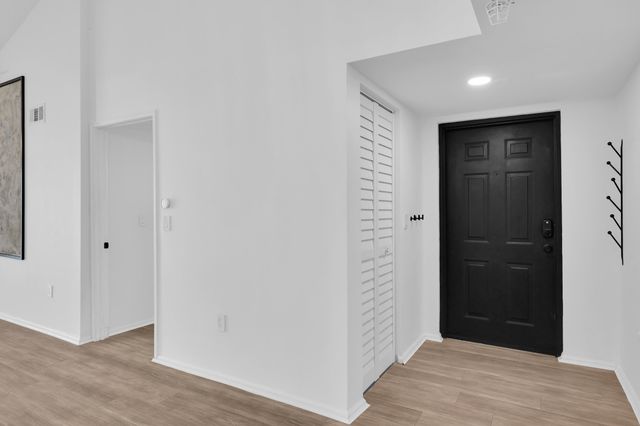 272 Village Boulevard Apt 7304, Tequesta, FL 33469
