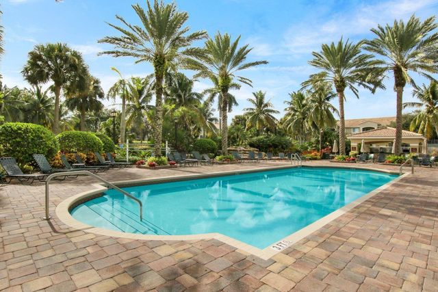 272 Village Boulevard Apt 7304, Tequesta, FL 33469