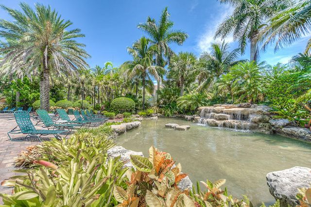 272 Village Boulevard Apt 7304, Tequesta, FL 33469