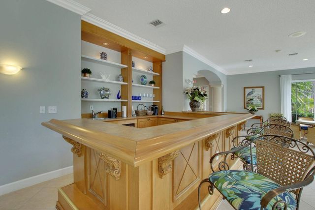 272 Village Boulevard Apt 7304, Tequesta, FL 33469
