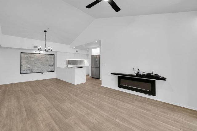 272 Village Boulevard Apt 7304, Tequesta, FL 33469