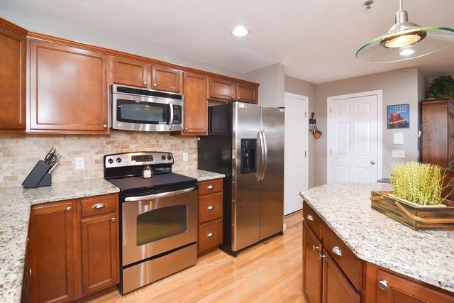 216 Reservoir Street 308, Holden, MA 01520