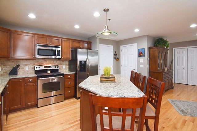216 Reservoir Street 308, Holden, MA 01520