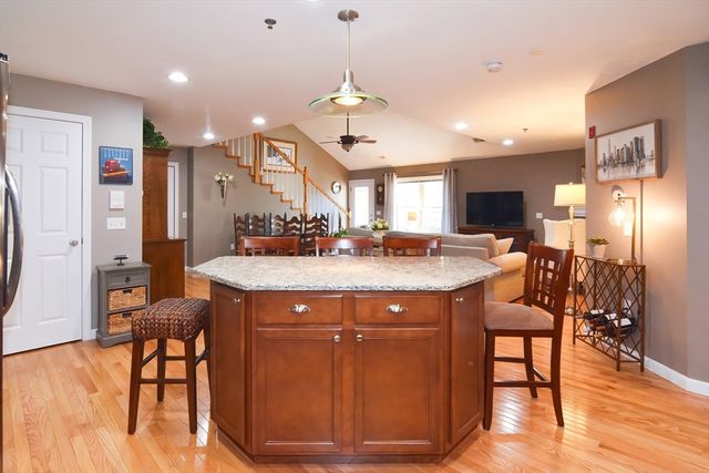 216 Reservoir Street 308, Holden, MA 01520