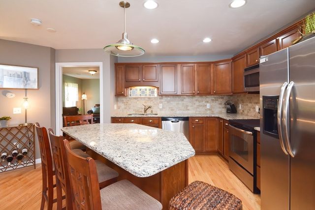 216 Reservoir Street 308, Holden, MA 01520