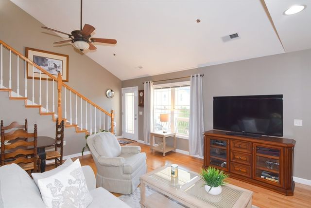 216 Reservoir Street 308, Holden, MA 01520