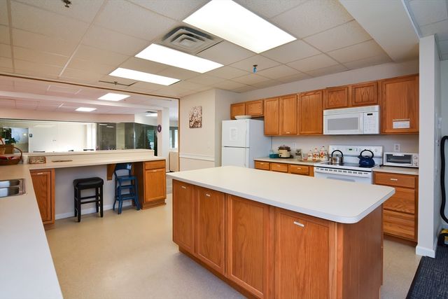 216 Reservoir Street 308, Holden, MA 01520
