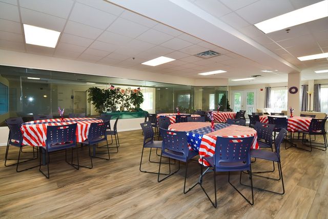216 Reservoir Street 308, Holden, MA 01520