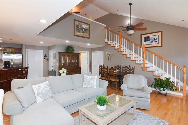 216 Reservoir Street 308, Holden, MA 01520
