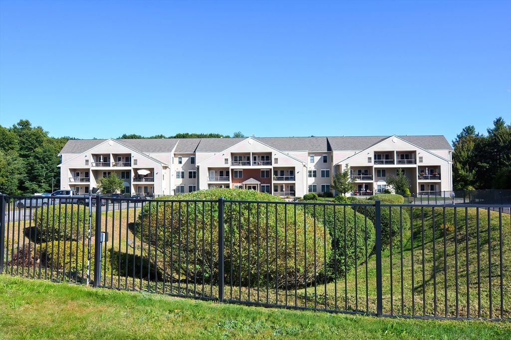 216 Reservoir Street 308, Holden, MA 01520