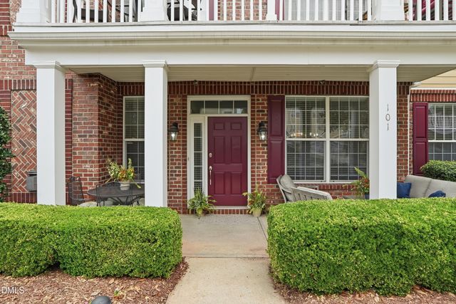 10511 Sablewood Drive 101, Raleigh, NC 27617