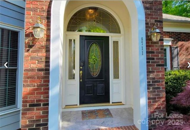 8711 Piccone Brook Lane, Charlotte, NC 28216