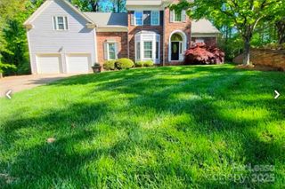8711 Piccone Brook Lane, Charlotte, NC 28216