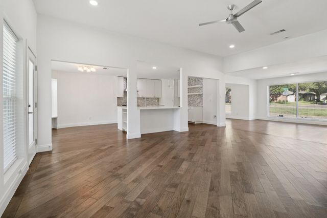 7326 La Cosa Drive, Dallas, TX 75248