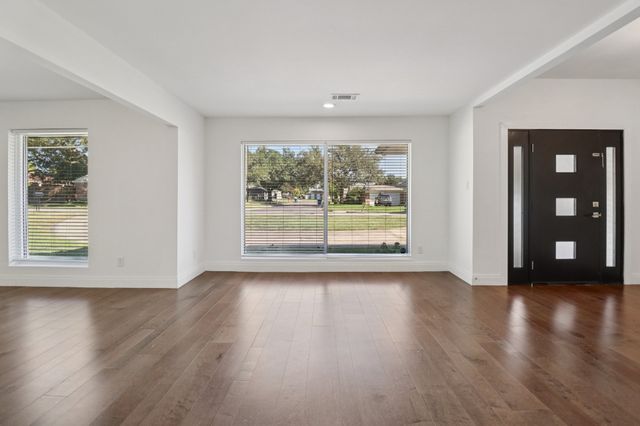 7326 La Cosa Drive, Dallas, TX 75248