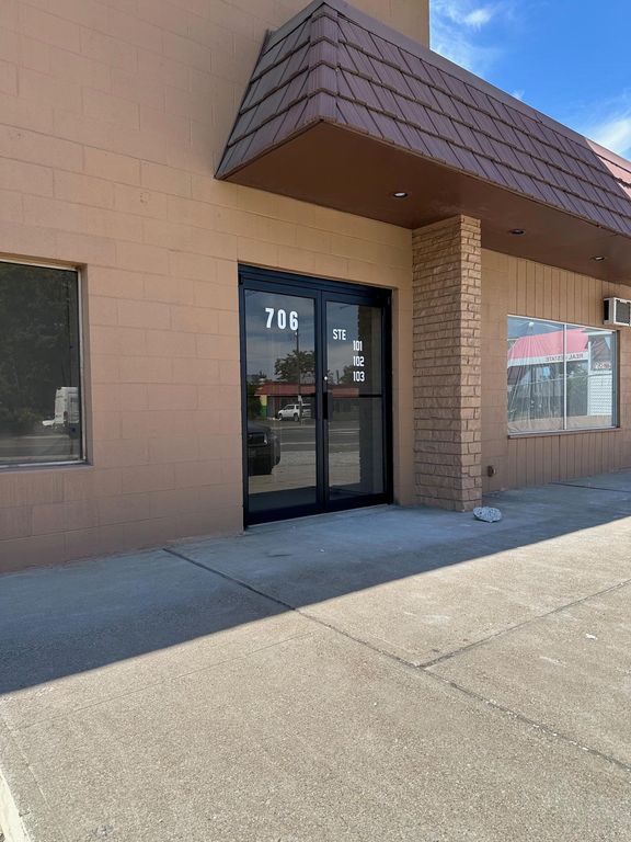 706 1st St, Cheney, WA 99004 photo 2