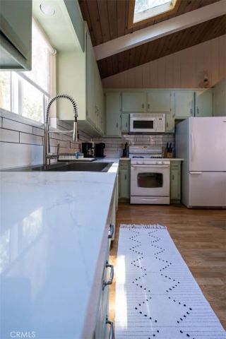 29054 Alder Ter, Cedar Glen, CA 92321