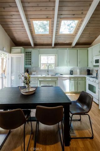 29054 Alder Ter, Cedar Glen, CA 92321