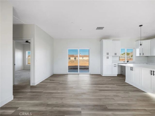 15590 Dale Evans Parkway, Apple Valley, CA 92307