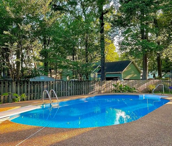 8783 LOWER WOODS CV, Germantown, TN 38139