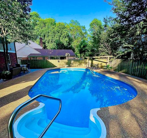 8783 LOWER WOODS CV, Germantown, TN 38139