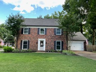 8783 LOWER WOODS CV, Germantown, TN 38139