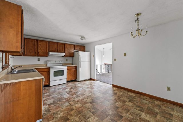 90L Derryfield Rd, Derry, NH 03038