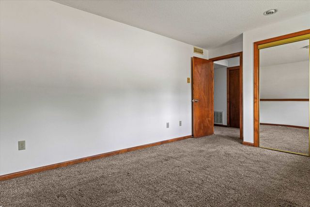 90L Derryfield Rd, Derry, NH 03038