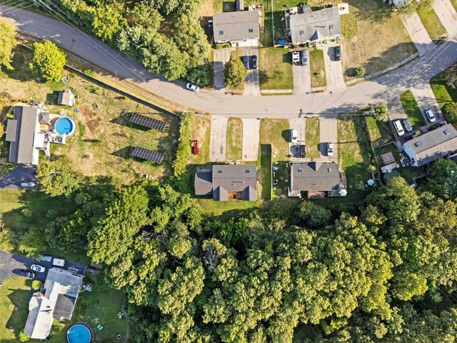 90L Derryfield Rd, Derry, NH 03038