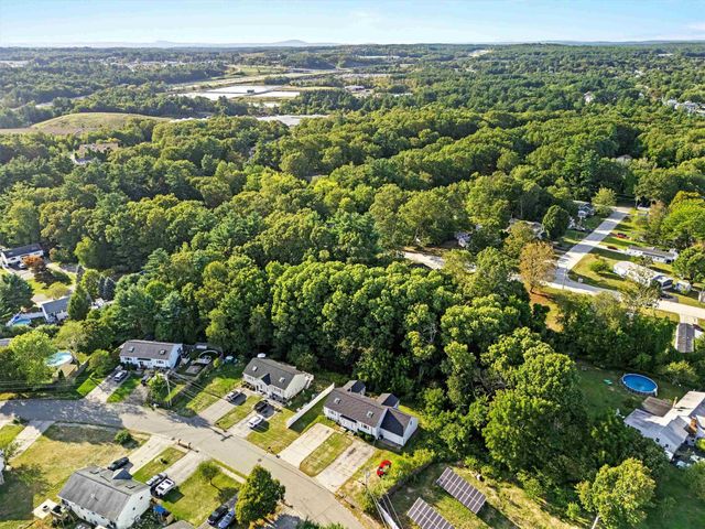 90L Derryfield Rd, Derry, NH 03038