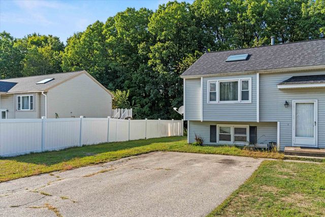 90L Derryfield Rd, Derry, NH 03038