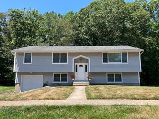 55 Dadio Road, Hamden, CT 06517
