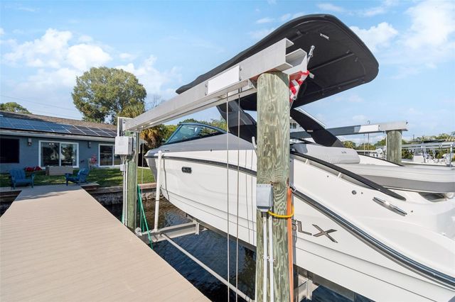 292 SUNLIT COVE DRIVE NE, St Petersburg, FL 33702