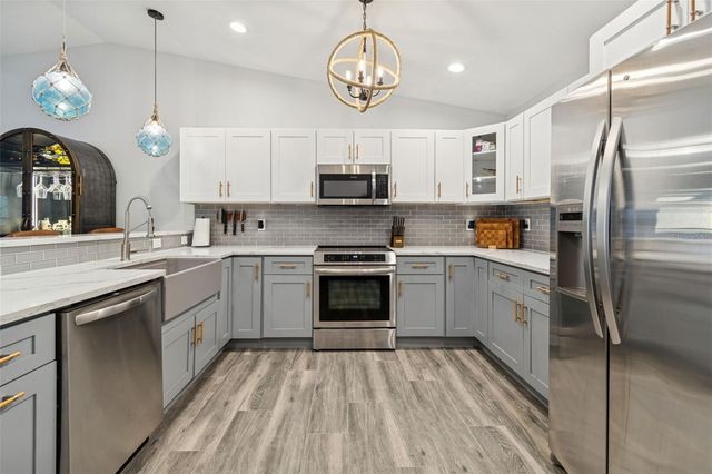 292 SUNLIT COVE DRIVE NE, St Petersburg, FL 33702