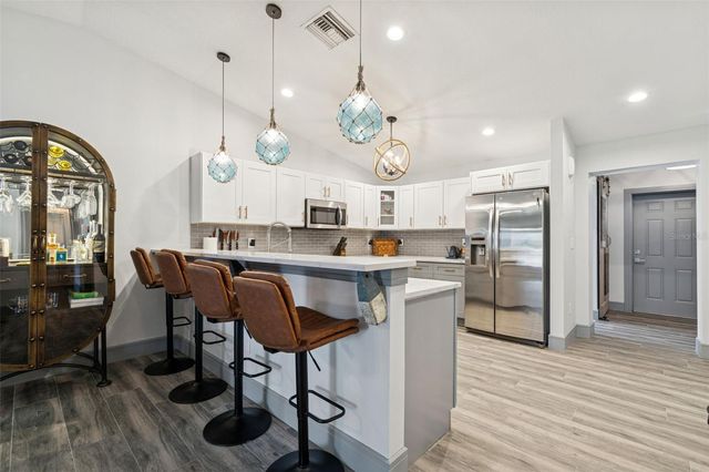 292 SUNLIT COVE DRIVE NE, St Petersburg, FL 33702