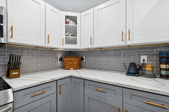 292 SUNLIT COVE DRIVE NE, St Petersburg, FL 33702