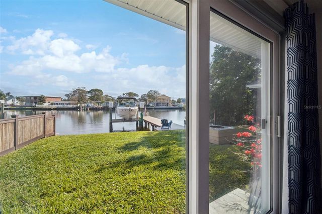 292 SUNLIT COVE DRIVE NE, St Petersburg, FL 33702