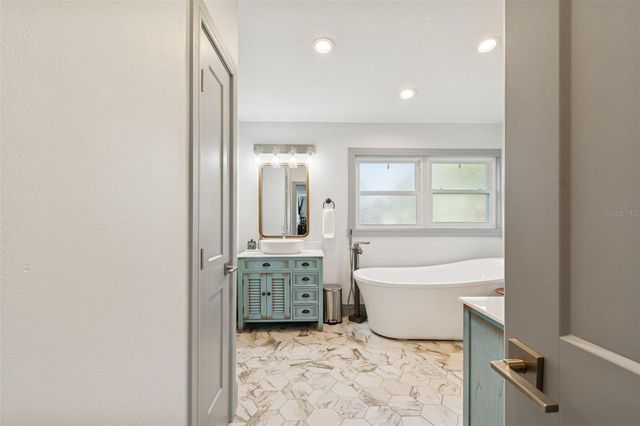 292 SUNLIT COVE DRIVE NE, St Petersburg, FL 33702