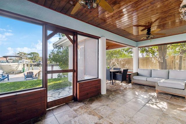 292 SUNLIT COVE DRIVE NE, St Petersburg, FL 33702