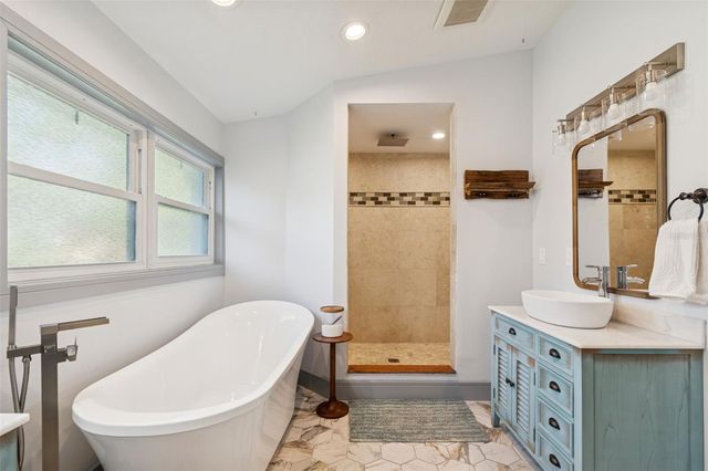 292 SUNLIT COVE DRIVE NE, St Petersburg, FL 33702