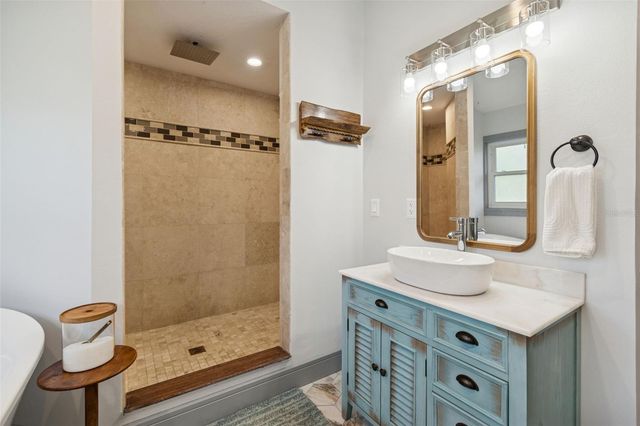 292 SUNLIT COVE DRIVE NE, St Petersburg, FL 33702