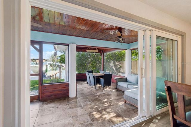 292 SUNLIT COVE DRIVE NE, St Petersburg, FL 33702