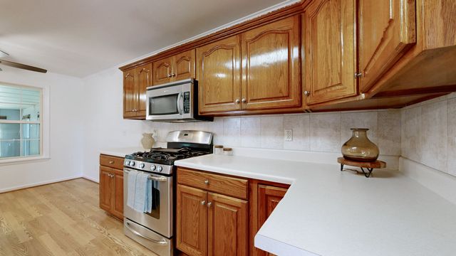 121 Regalwood Dr, Manchester, TN 37355