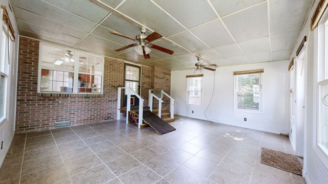 121 Regalwood Dr, Manchester, TN 37355