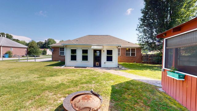 121 Regalwood Dr, Manchester, TN 37355