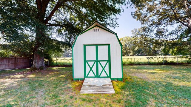 121 Regalwood Dr, Manchester, TN 37355