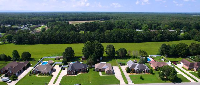 121 Regalwood Dr, Manchester, TN 37355