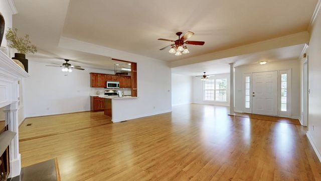 121 Regalwood Dr, Manchester, TN 37355